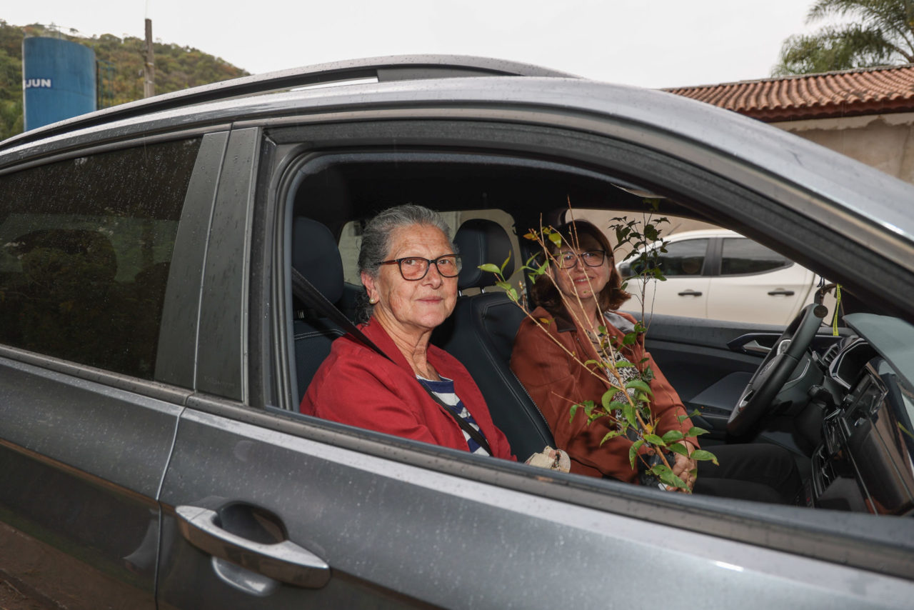 Fundação Serra do Japi e Consórcio PCJ promovem ação ambiental na Santa Clara
