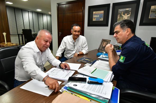 Prefeitura de Cuiab | Emanuel parabeniza atuao do MPE e da Cmara Municipal e assegura adequaes necessrias em PL