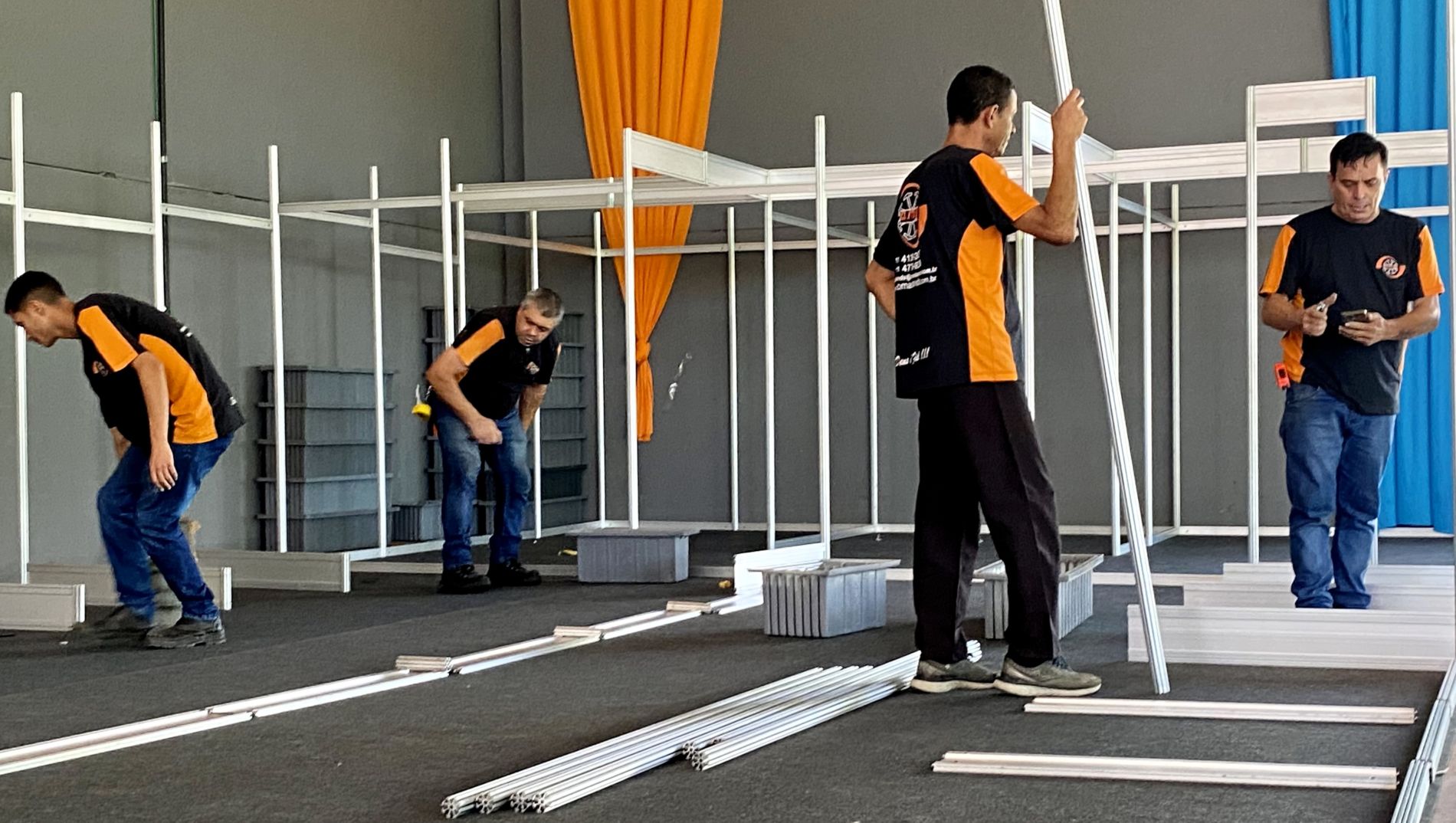 Estrutura da 1ª Feira das Profissões e Tecnologia começa a ser montada