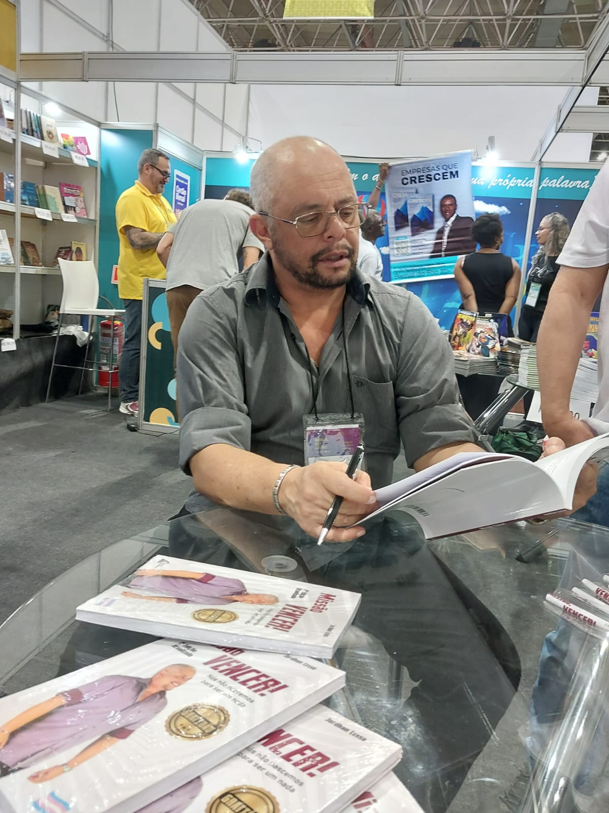 Guarda municipal transgênero participa da Bienal do Livro de 2023 - Prefeitura da Cidade do Rio de Janeiro