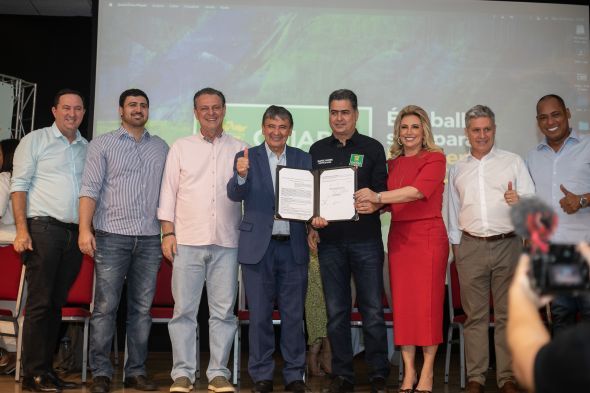 Prefeitura de Cuiab | Primeira-dama, prefeito e ministro assinam parceria com quatro dos 20 restaurantes previstos para o Prato Cheio