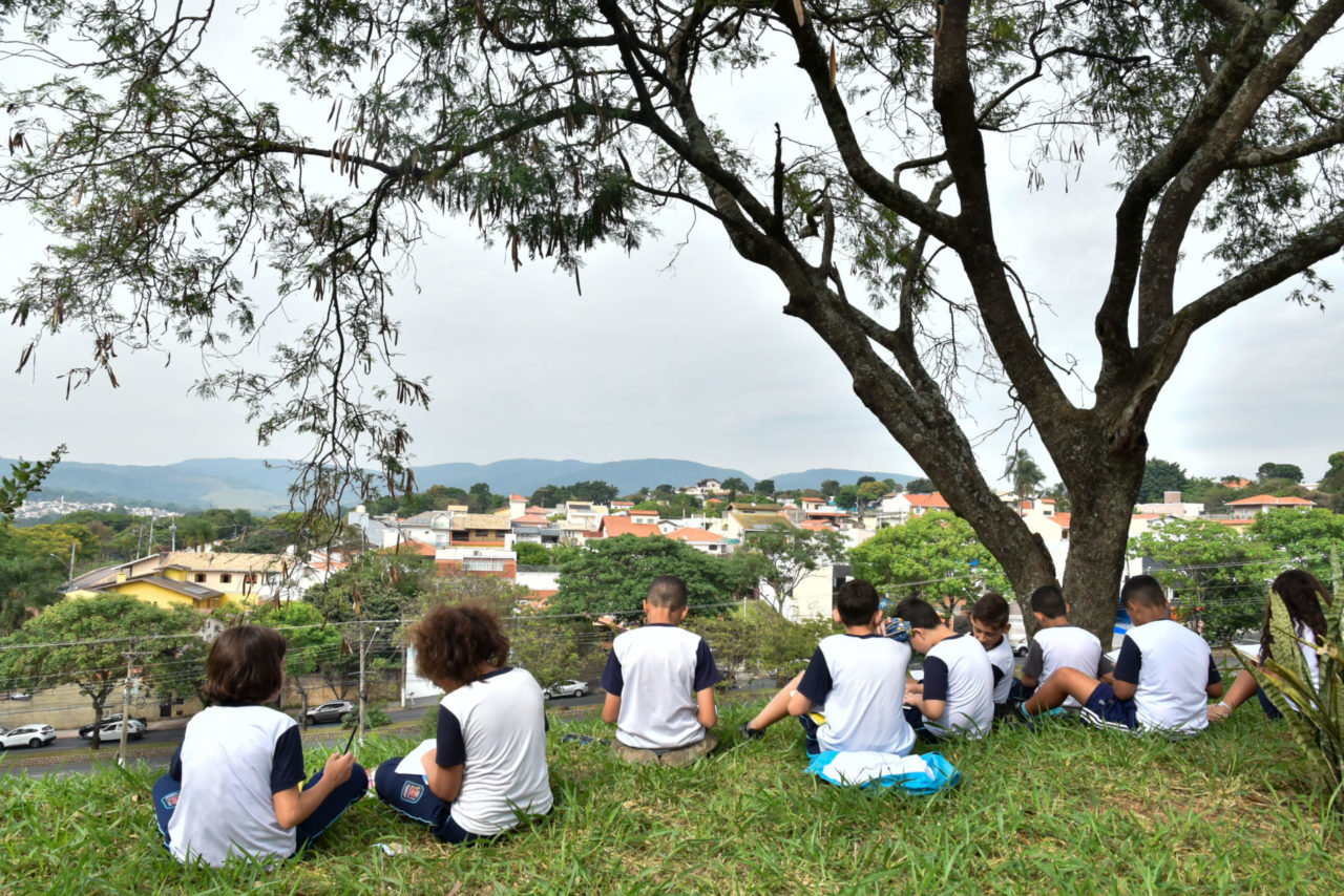 Atividade propõe aos estudantes da vila Alvorada um exercício de observação da paisagem
