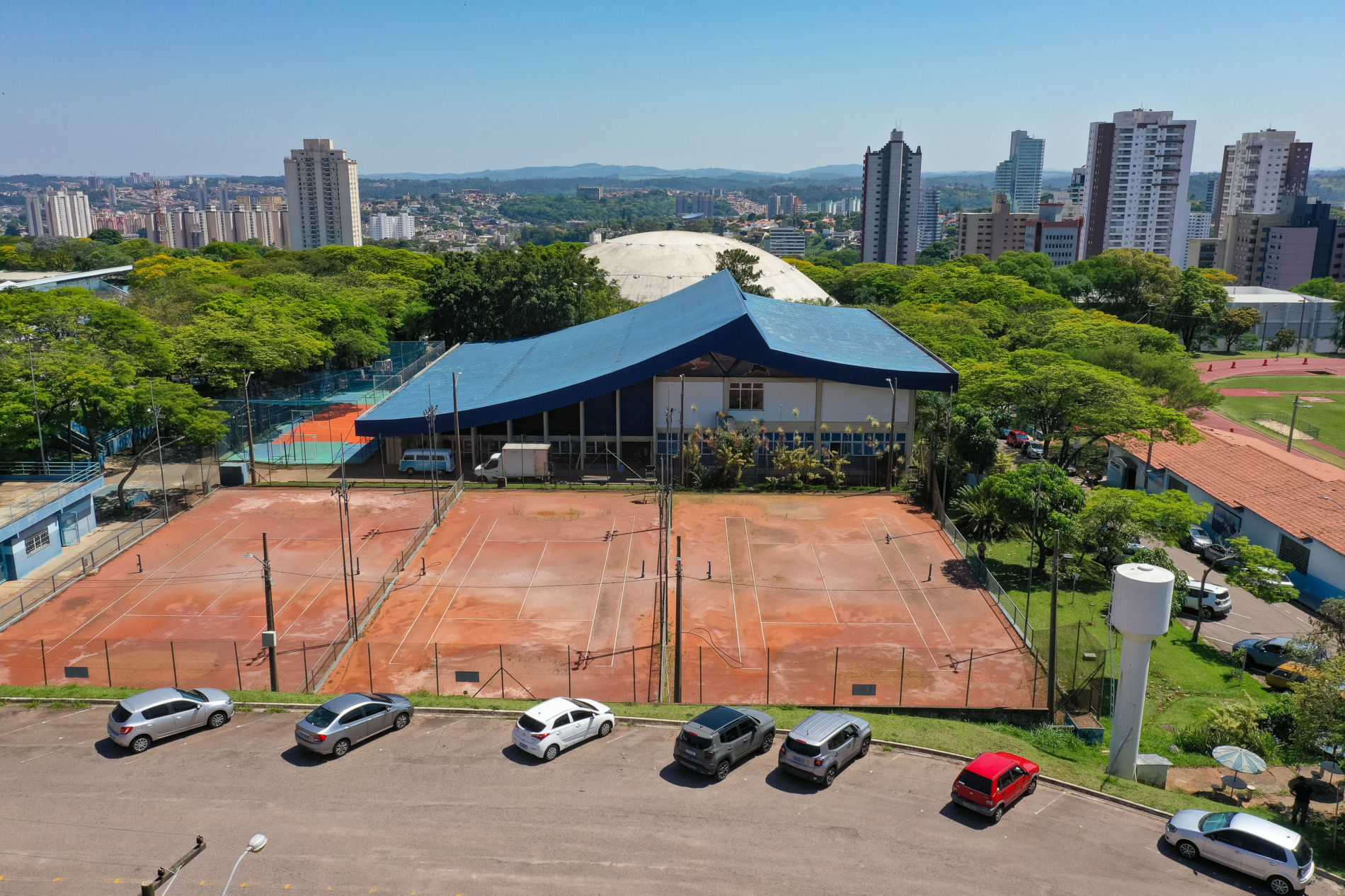 Prefeitura conclui licitação para reforma das quadras de tênis do Bolão