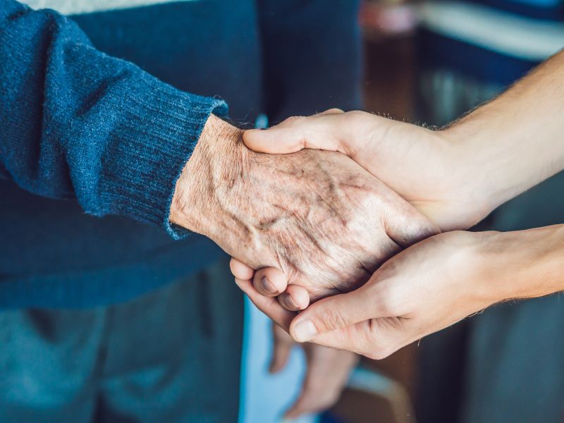 Solidão pode reduzir anos de vida e influenciar na saúde dos idosos