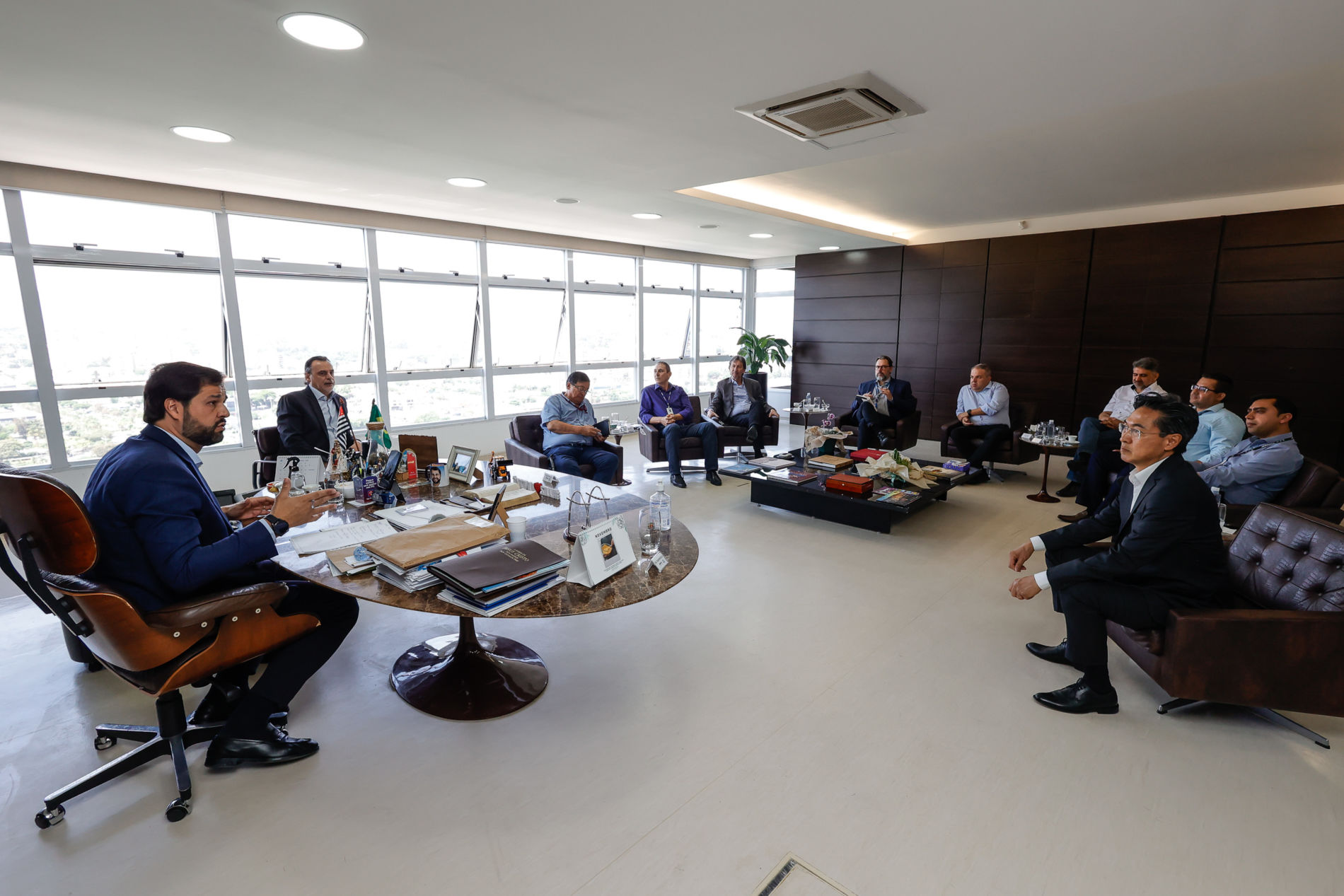 De Jundiaí para o mundo: executivos da Foxconn apresentam ‘iFacility’ ao prefeito