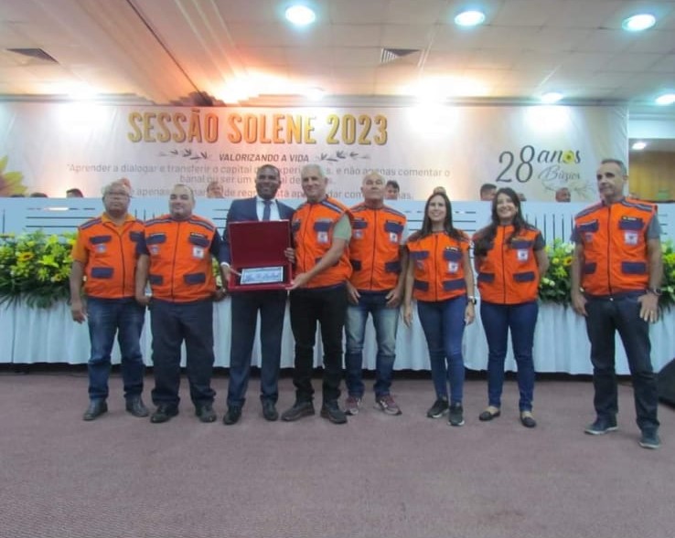 Defesa Civil de Búzios recebe Moção de Congratulações e Aplausos pelos relevantes serviços prestados à população buziana na Sessão Solene da Câmara Municipal