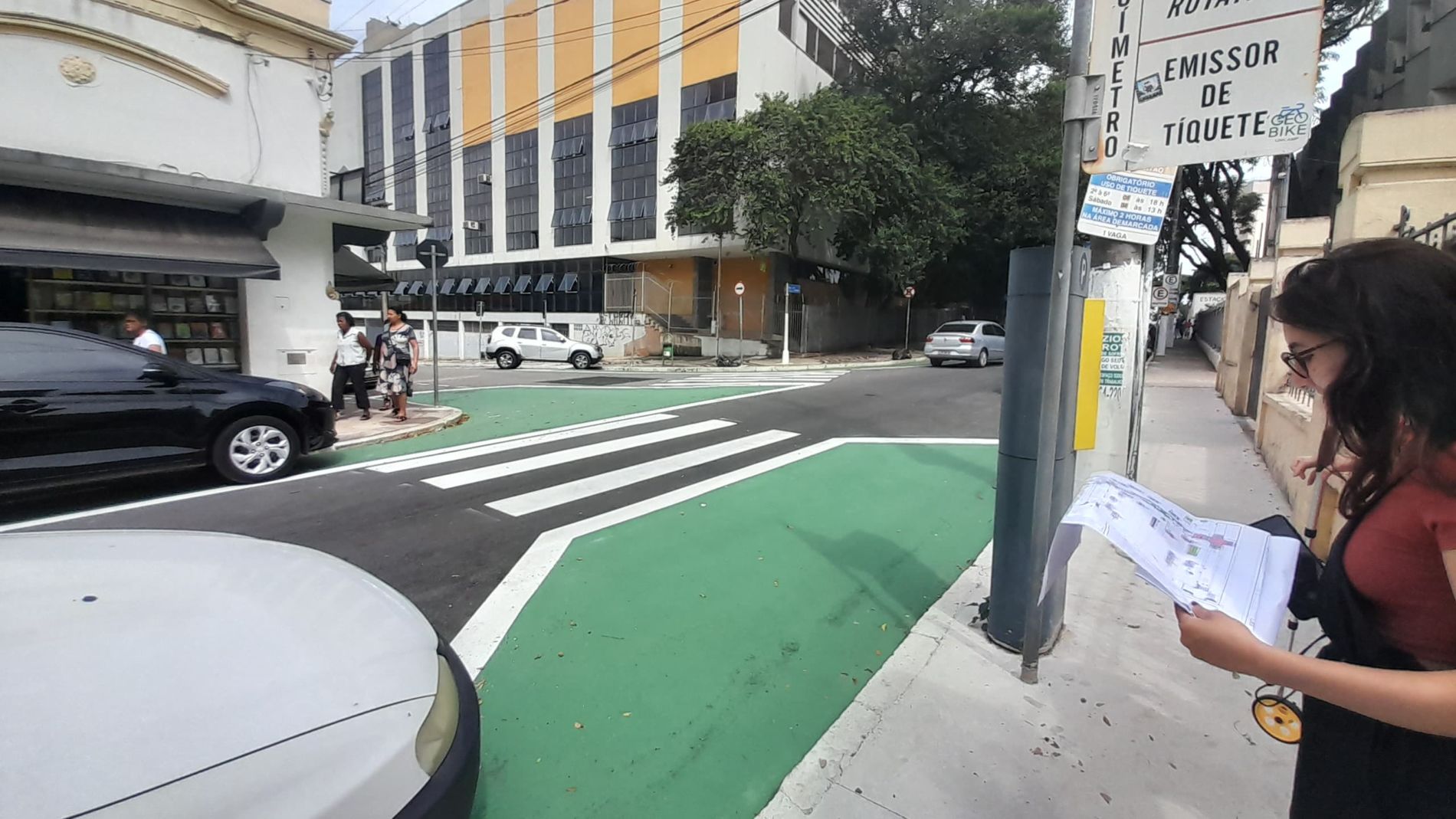 Para garantir mais segurança ao pedestre, Prefeitura inicia a pintura de travessia segura no Centro 
