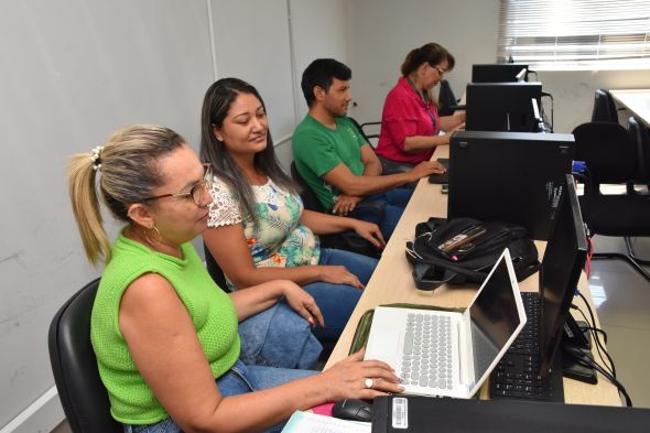Prefeitura de Cuiab | Curso do Programa de Qualificao e Aperfeioamento Profissional finaliza em dezembro, com o primeiro eixo alcanando 100% de aproveitamento