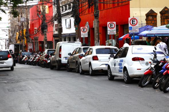 Prefeitura de Cuiab | Decreto estabelece regulamento do sistema de controle de vagas pblicas de estacionamento rotativo em Cuiab
