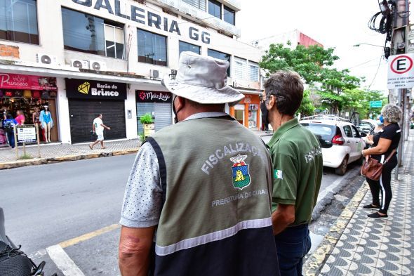 Prefeitura de Cuiab | Atuao da Secretaria de Ordem Pblica garante a desobstruo das caladas de Cuiab
