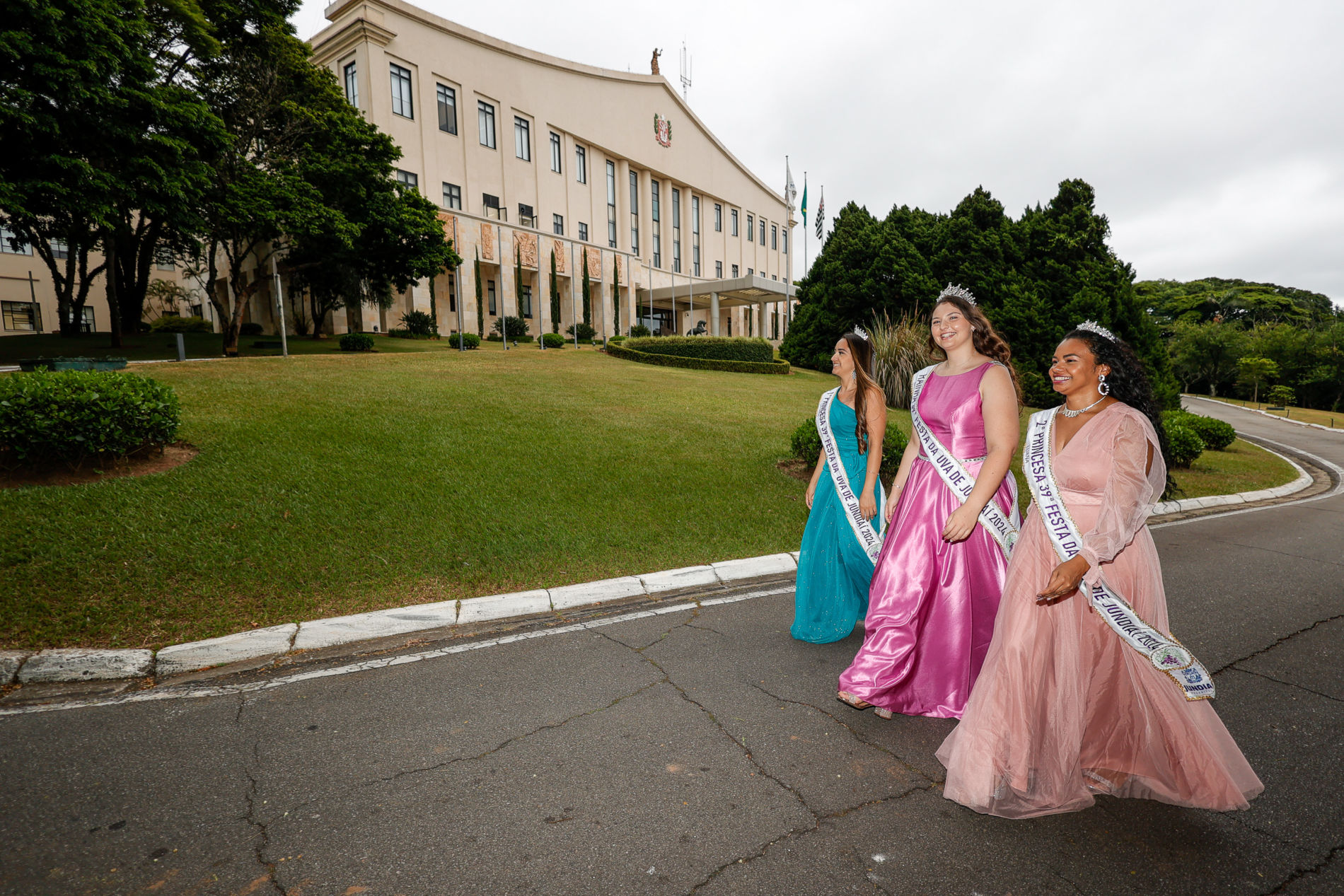 Corte da Uva divulga a tradicional festa jundiaiense para autoridades na capital