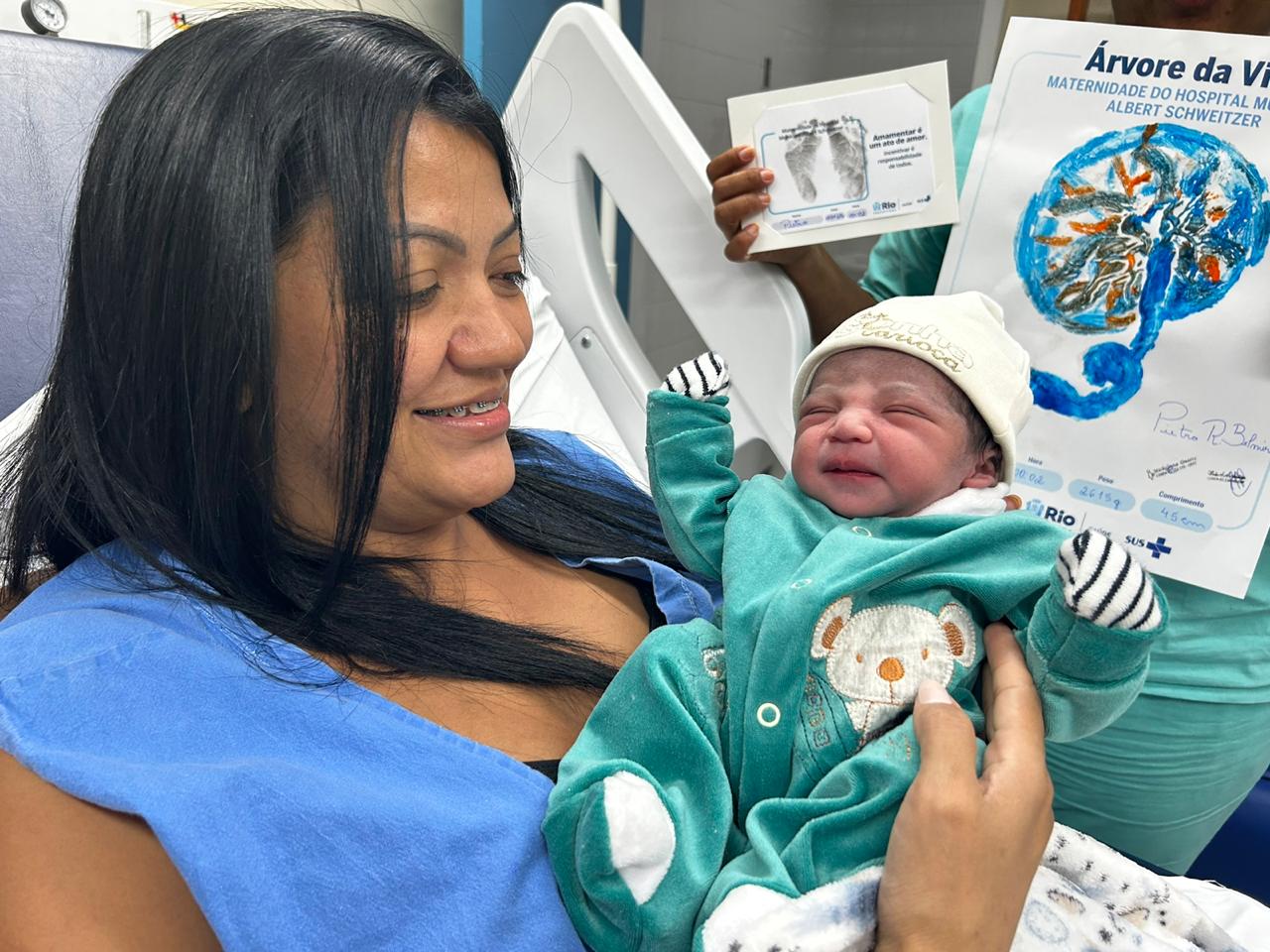Secretaria de Saúde celebra a chegada dos dois primeiros bebês cariocas de 2024 - Prefeitura da Cidade do Rio de Janeiro