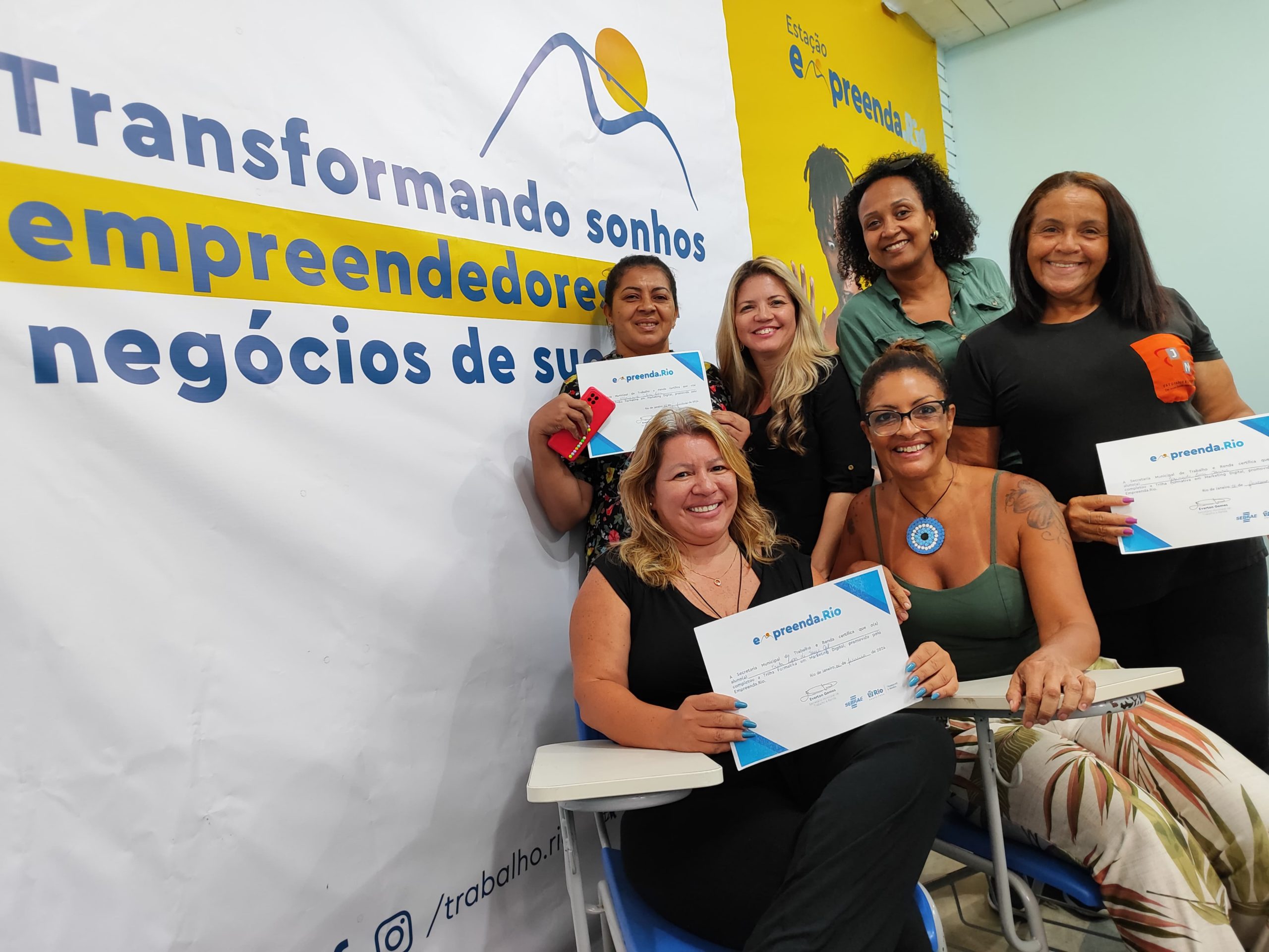 Estação Empreenda.Rio Ilha do Governador estreia com a participação de coletivo de mulheres da região - Prefeitura da Cidade do Rio de Janeiro