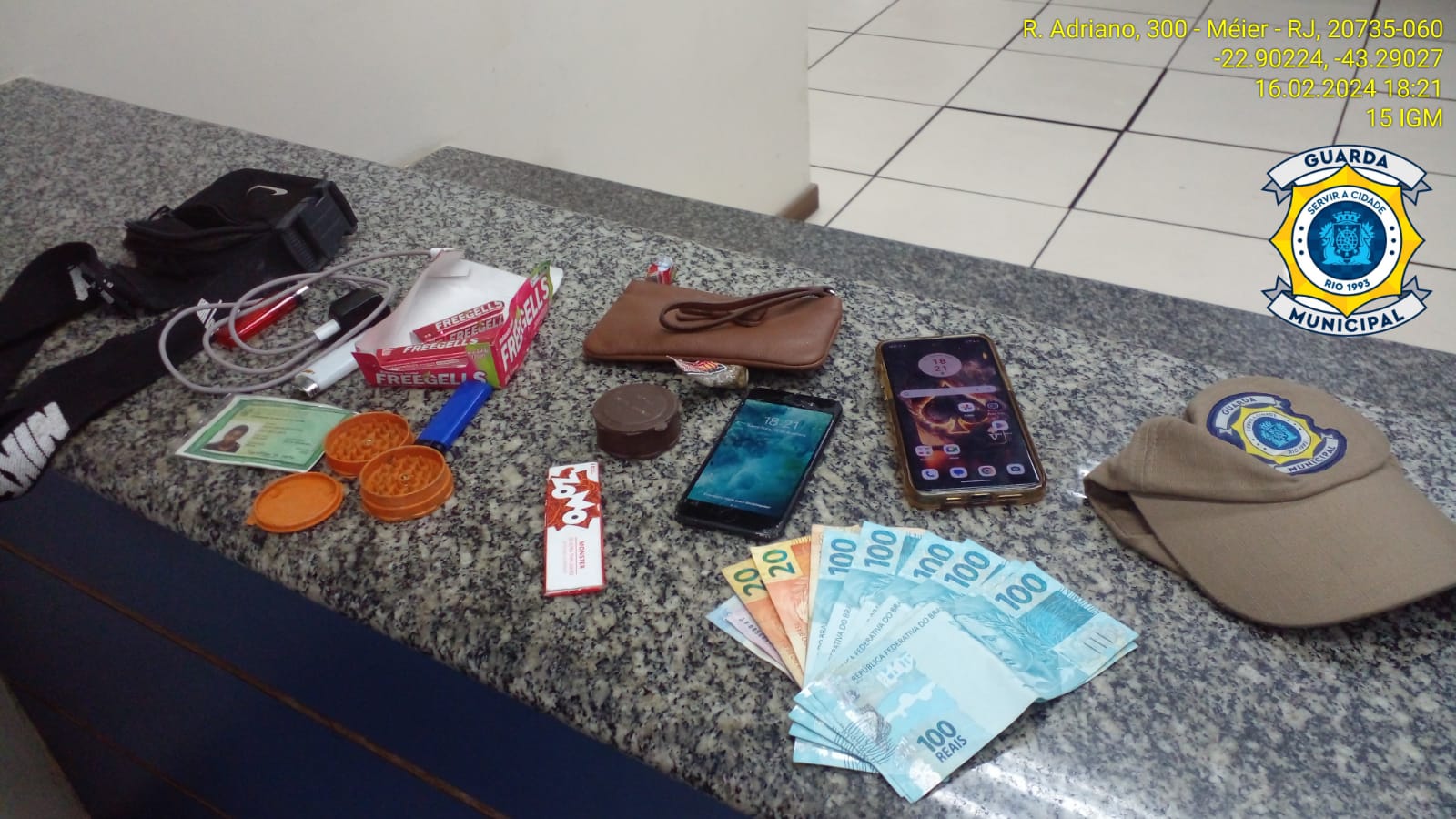 Guardas municipais apreendem três adolescentes e prendem um homem por agressão e tentativa de roubo no Engenho de Dentro - Prefeitura da Cidade do Rio de Janeiro