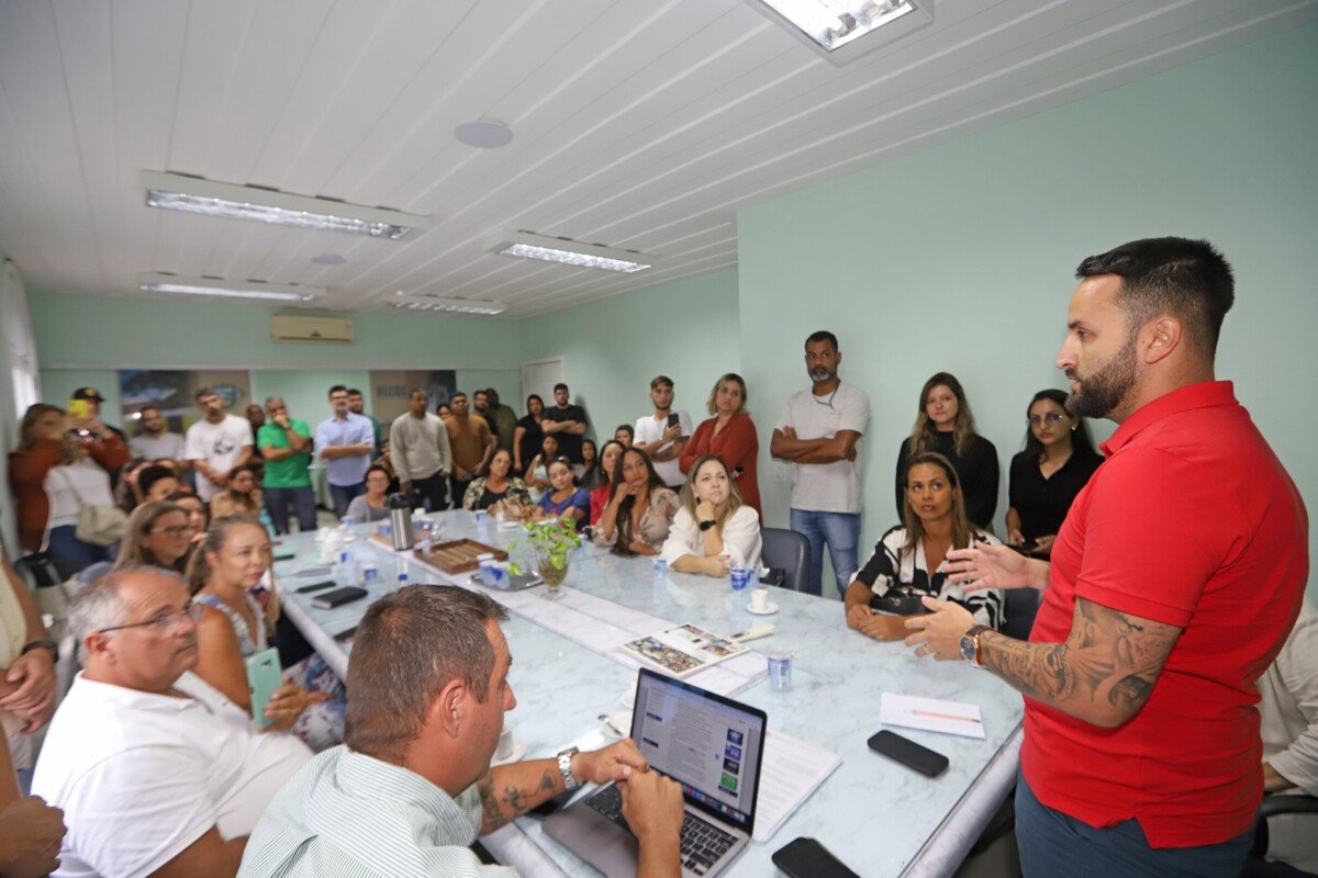 Prefeito interino de Búzios se reúne com setor de casamentos e ouve propostas
